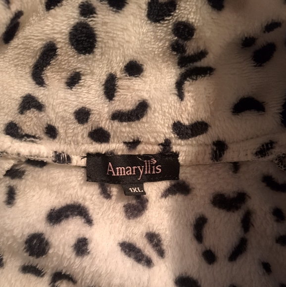 Amaryllis Fleece - Picture 7 of 7